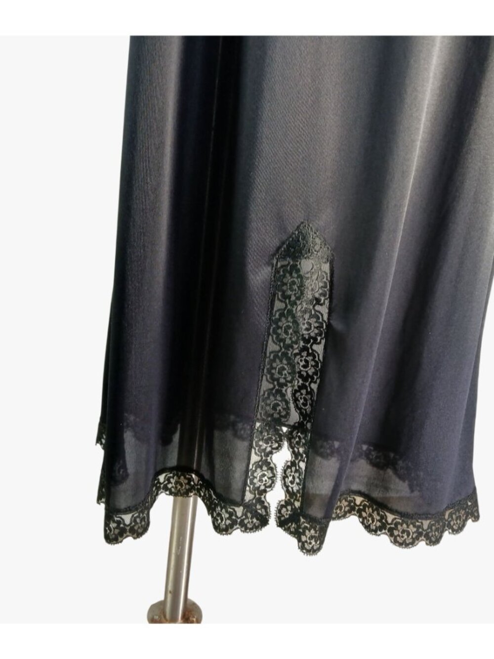 Vintage Black Nylon Half Slip Size L Lace Hem Back Vent Lorraine Office Corpcore - Picture 9 of 11